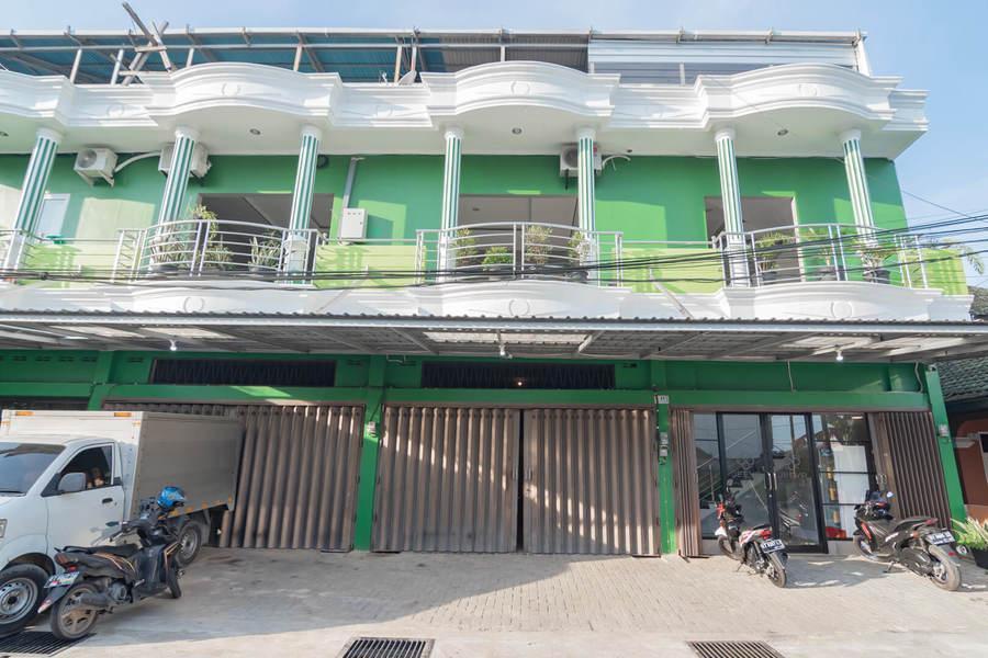 Reddoorz Plus Near Siloam Hospital Balikpapan Exterior photo